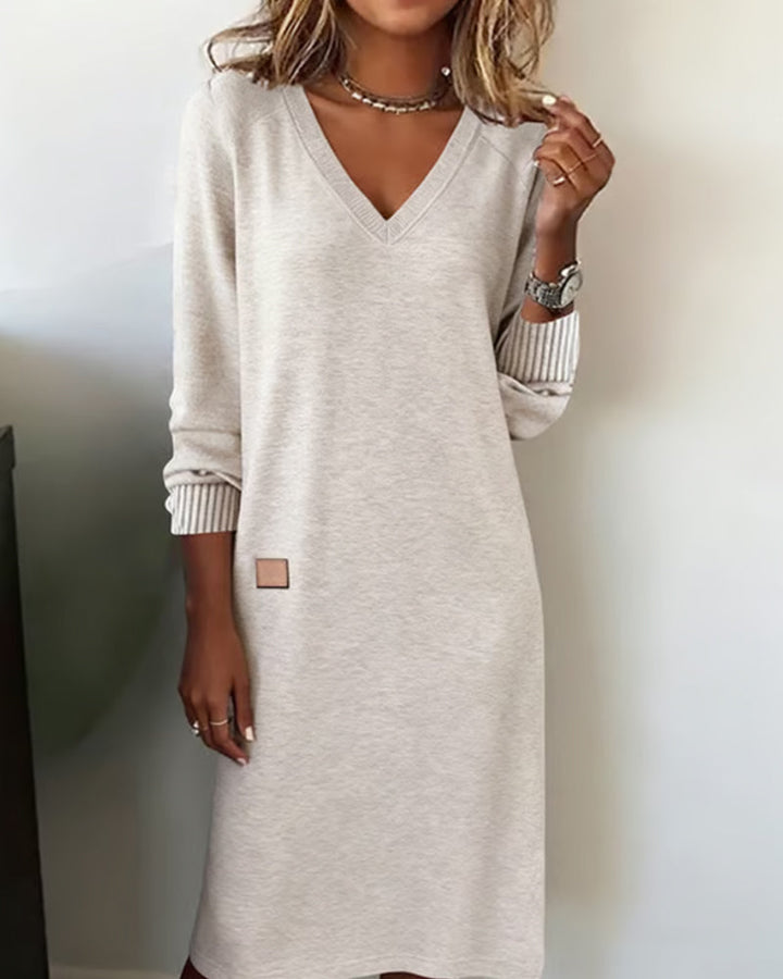 JANA | ABITO MIDI CONFORTEVOLE CON SCOLLO A V