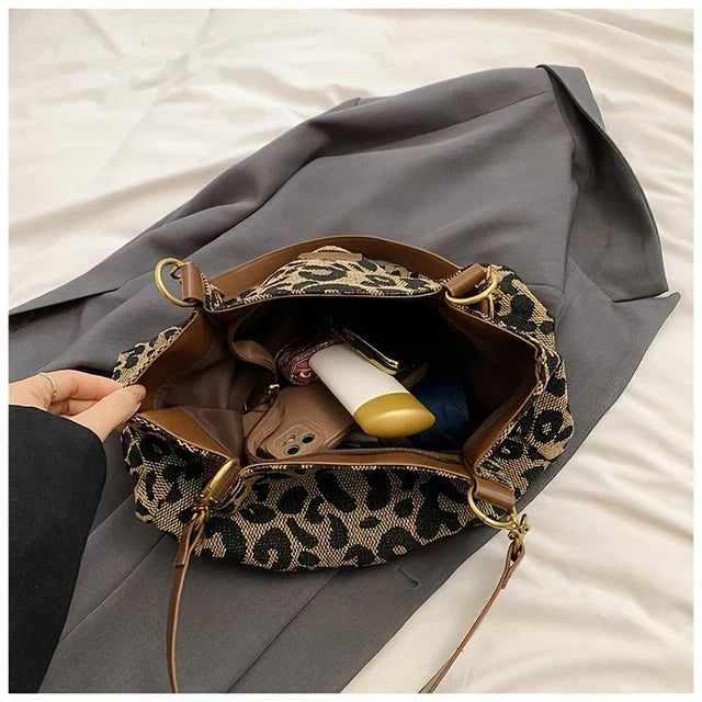 TAVIRA | BORSA TOTE CON CHARME LEOPARDO