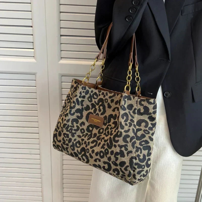 TAVIRA | BORSA TOTE CON CHARME LEOPARDO