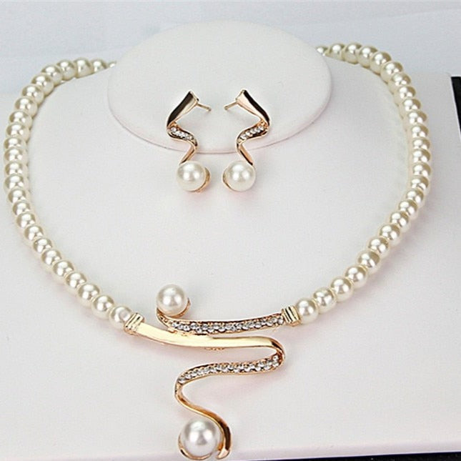 Set Collana e Orecchini con Perle