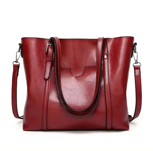 DAPHIRA | BORSA A SPALLA IN PELLE SLEEK