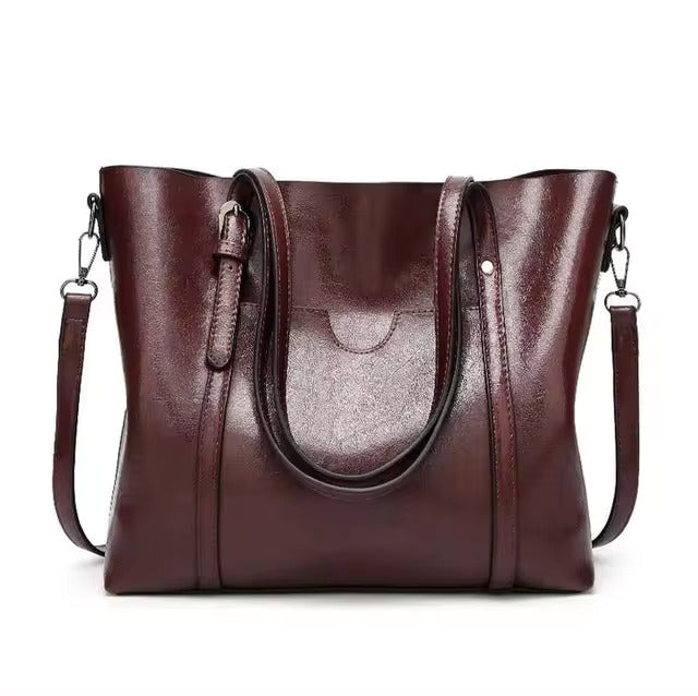 DAPHIRA | BORSA A SPALLA IN PELLE SLEEK