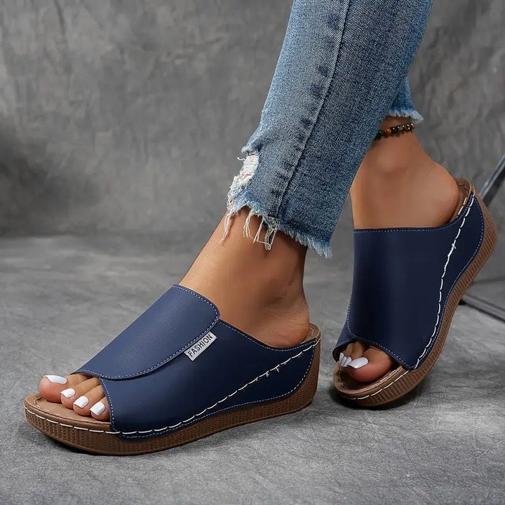 Sandali da Donna con Zeppa e Punta Aperta