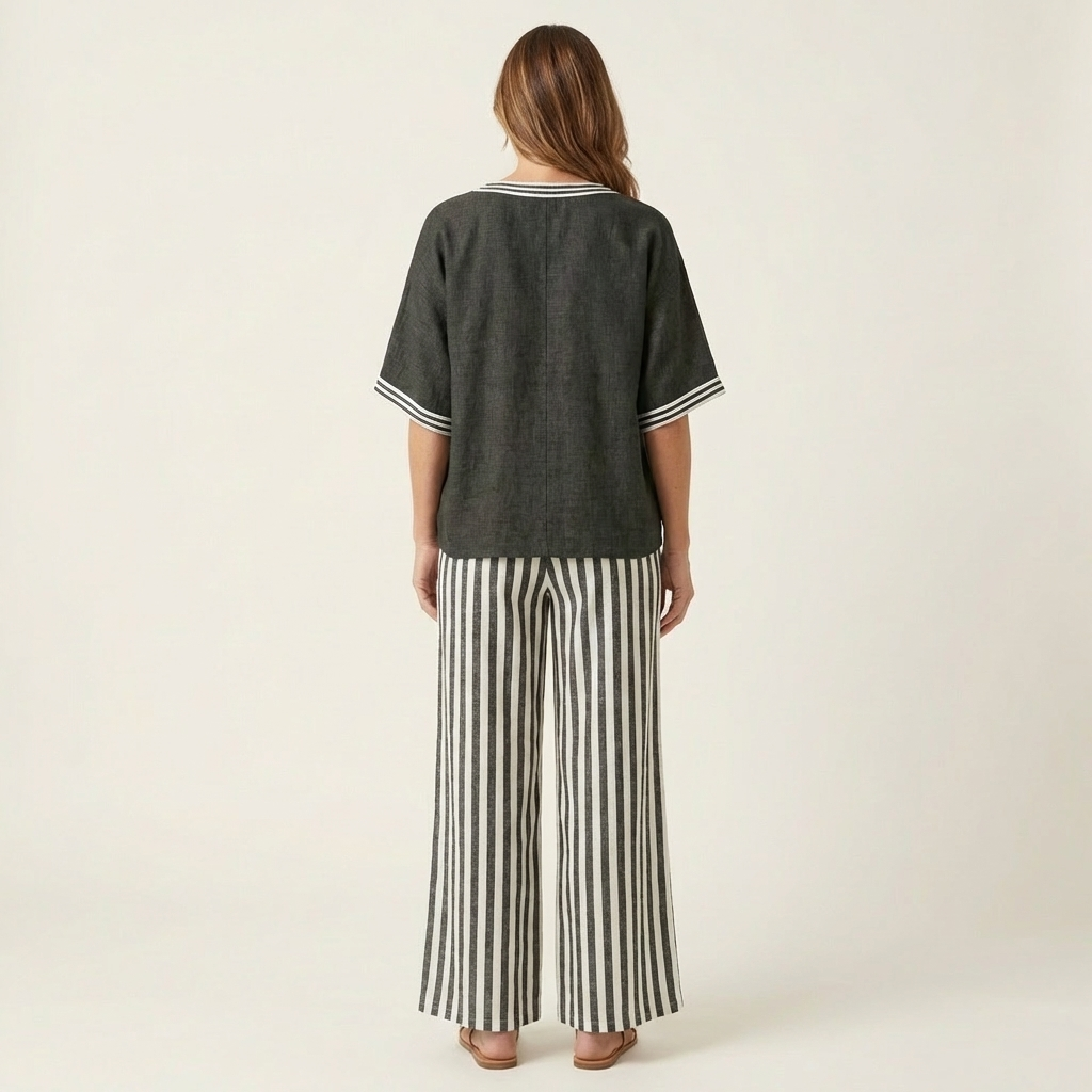 Juliana | Top Varsity a V e Set con Pantaloni a Gamba Larga a Strisce
