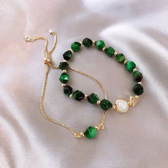Set di bracciali con gemme verdi